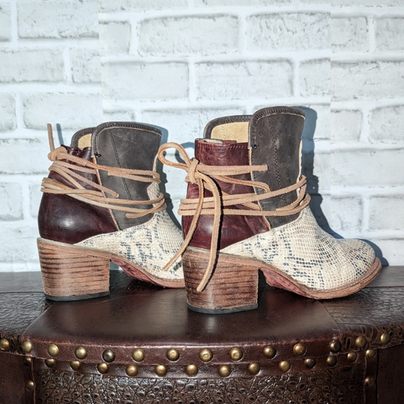FreeBird CASEY Snake Multi Ankle Boots size 8 - Picture 3 of 15
